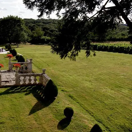 Chateau De Mazelieres