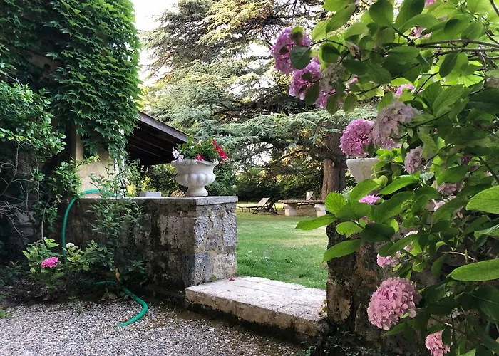 Chateau De Mazelieres 3* Espiens