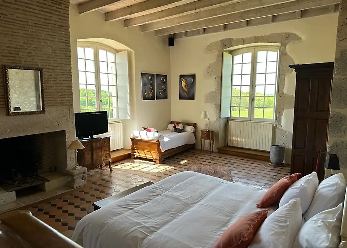 Chateau De Mazelieres