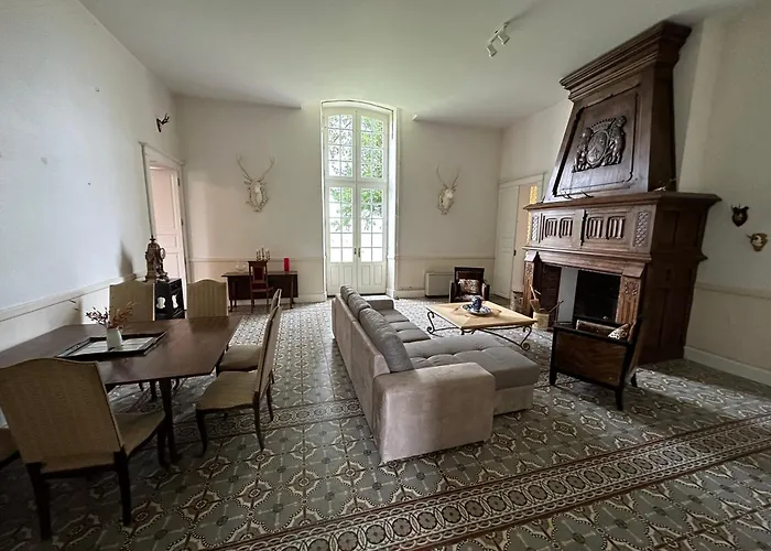 Chateau De Mazelieres