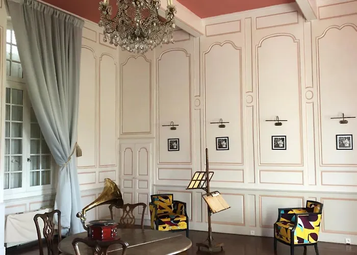 Chateau De Mazelieres